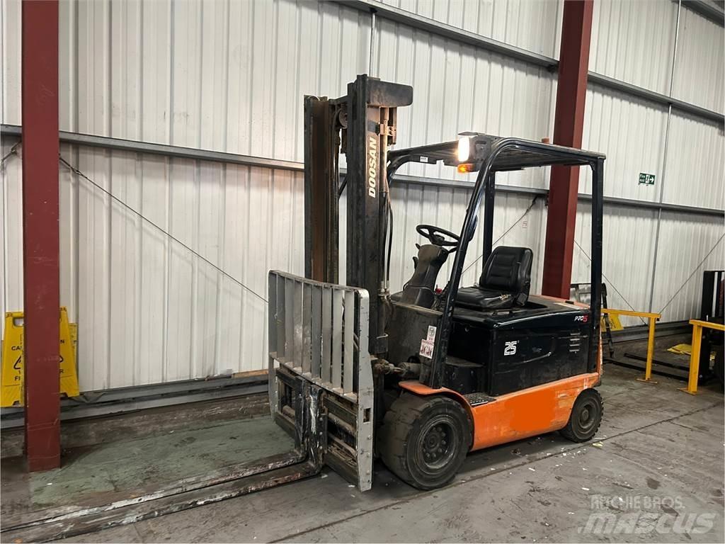 Doosan B25X-5 Elektro Stapler