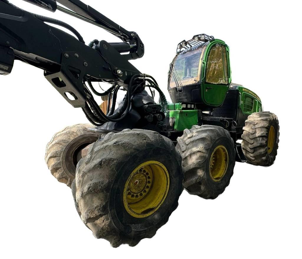 John Deere 1470 E Harvester