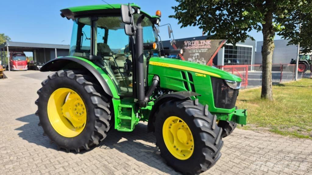 John Deere 5090 R Traktoren