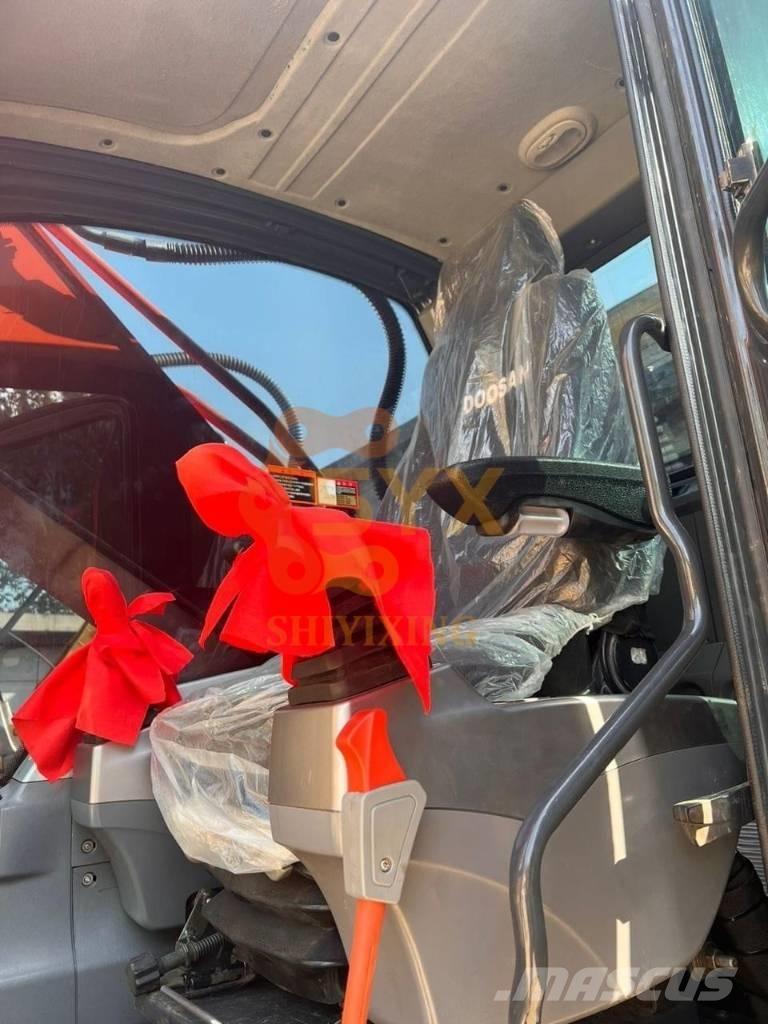 Doosan DX 300LC-9C Raupenbagger