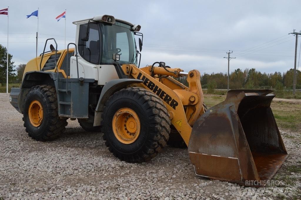 Liebherr 556 2plus2 Geräteträger