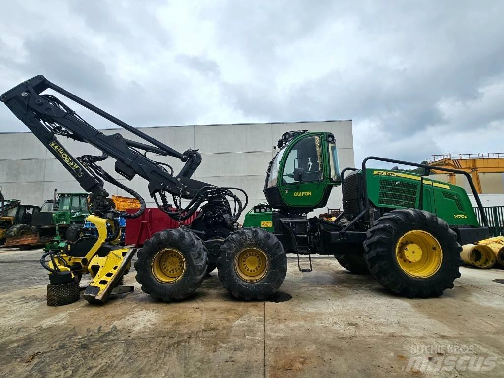 John Deere 1470 E Harvester