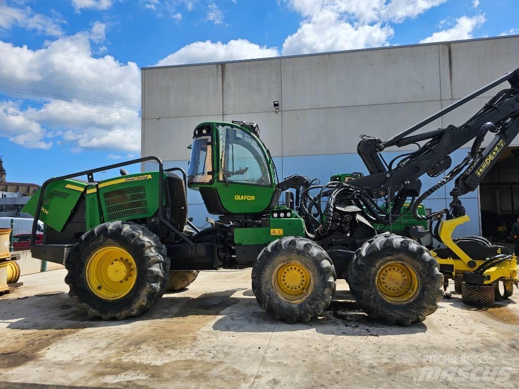 John Deere 1470 E Harvester
