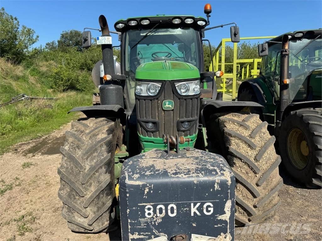 John Deere 6215 R Traktoren