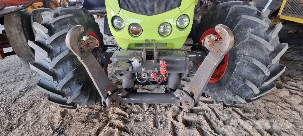 CLAAS AXOS 310 Traktoren