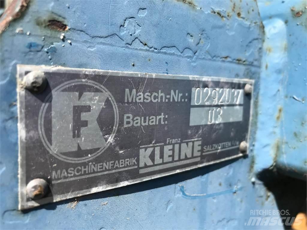 Kleine Uni Corn 3 Drillmaschinen