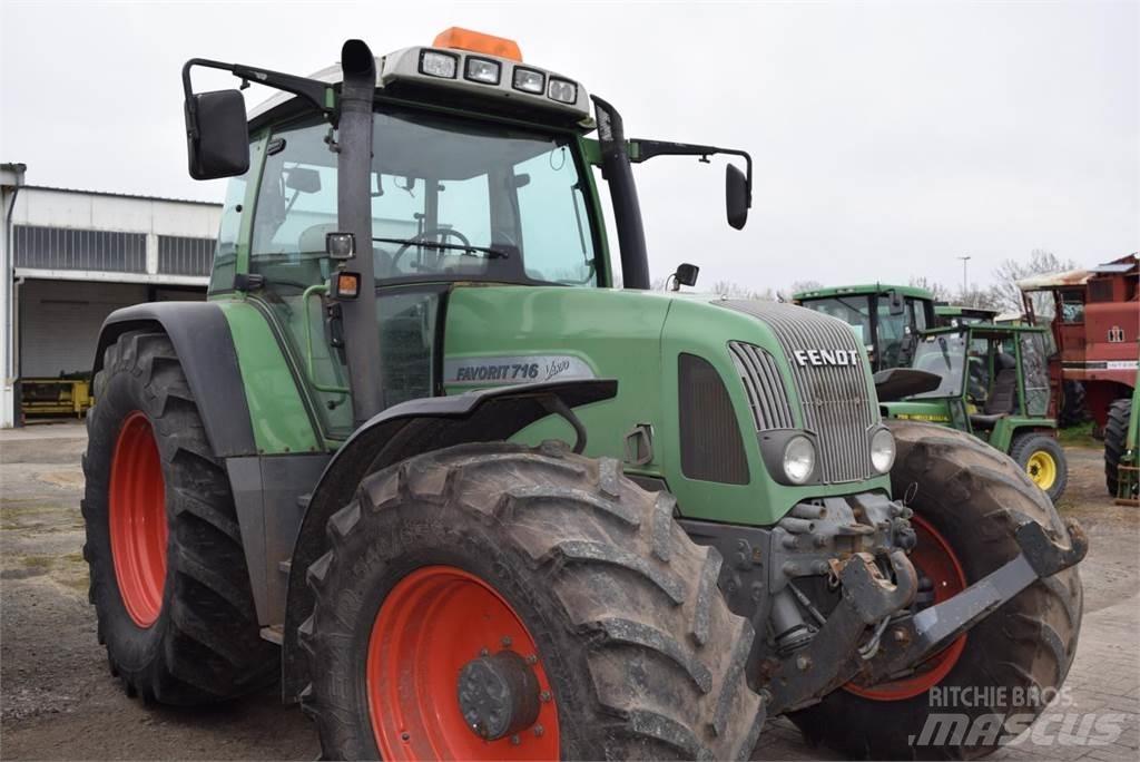 Fendt 716 Vario Traktoren