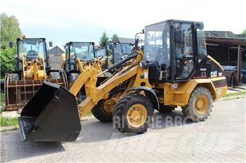 CAT 902 Radlader