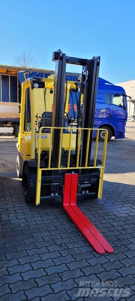 Hyster H 2.0 FT Gas Stapler