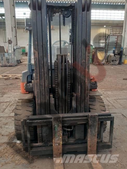 Toyota 7 FBMF 45 Elektro Stapler