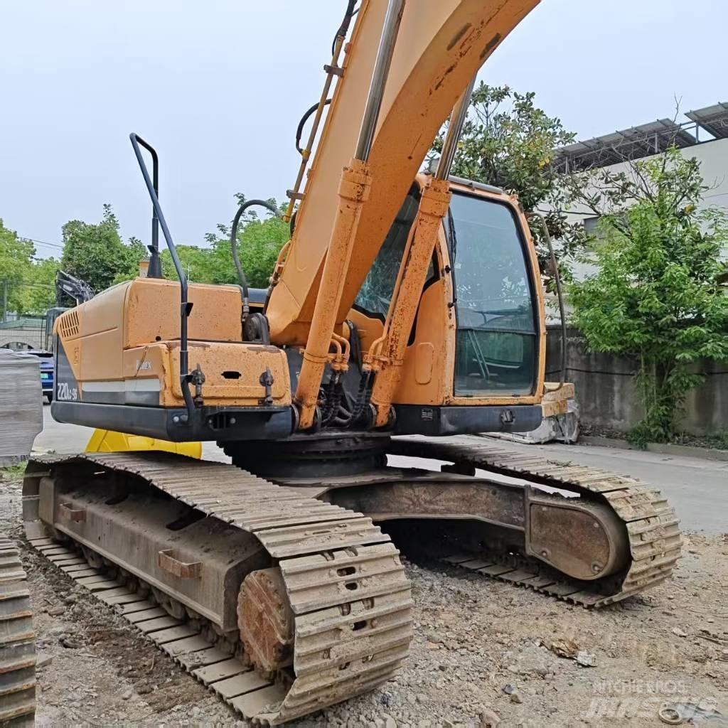 Hyundai Robex 220-9 Raupenbagger