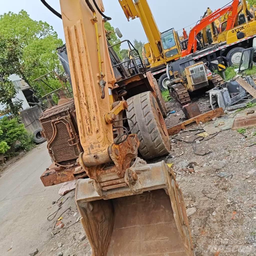 Hyundai Robex 220-9 Raupenbagger