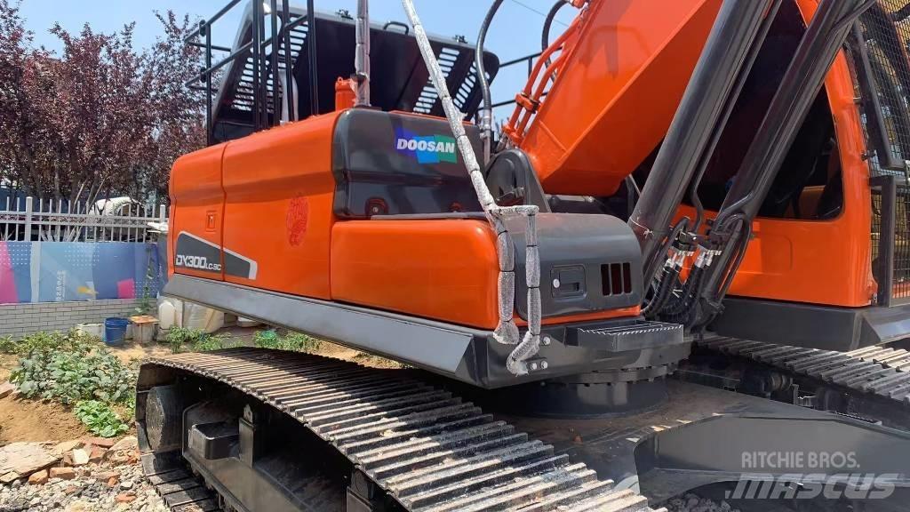 Doosan DX 300 LC Raupenbagger