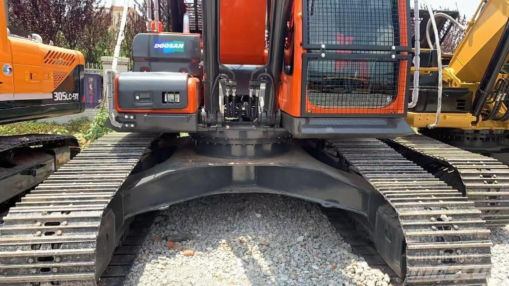 Doosan DX 300 LC Raupenbagger
