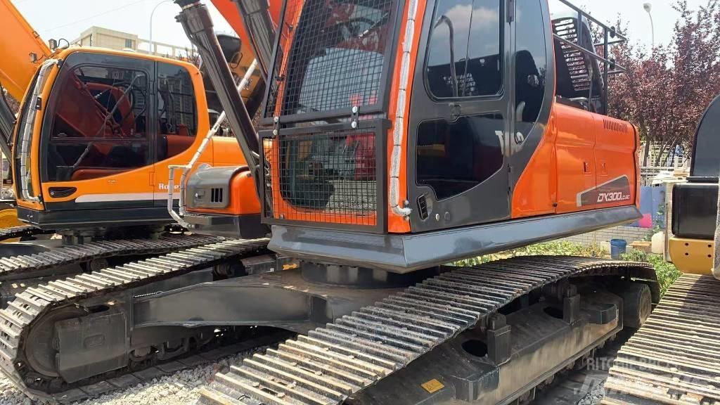Doosan DX 300 LC Raupenbagger