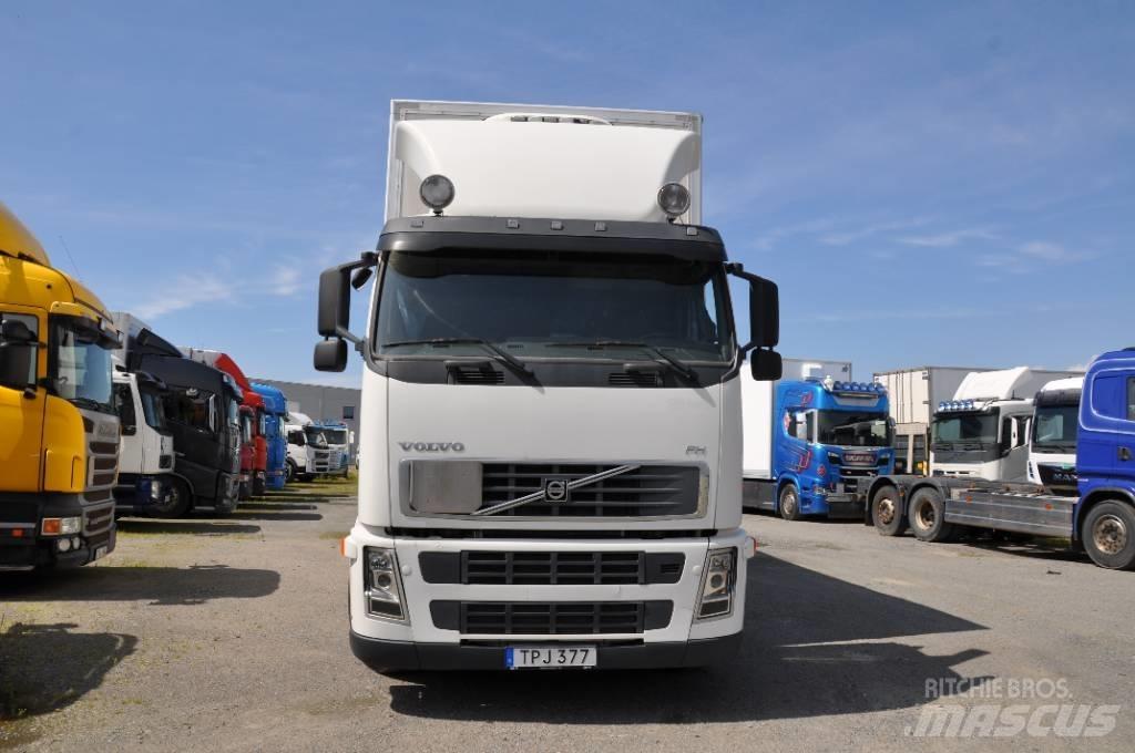 Volvo FH440 6X2 Kastenaufbau