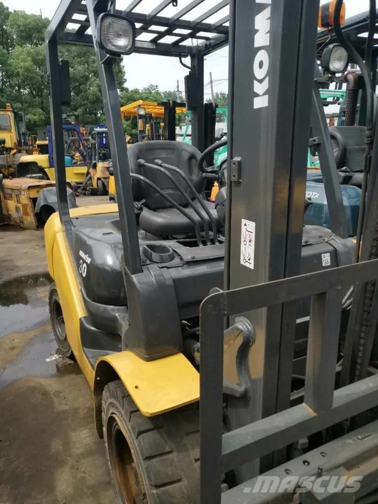 Komatsu 30 Teleskoplader