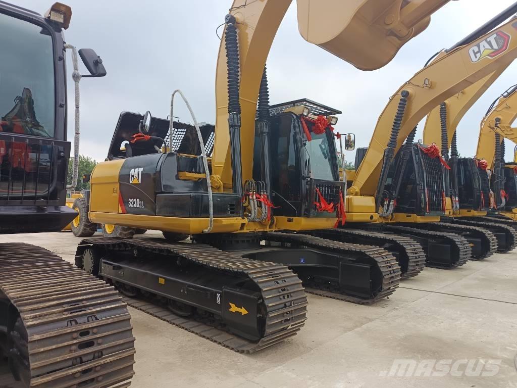 CAT 323 D2L Raupenbagger