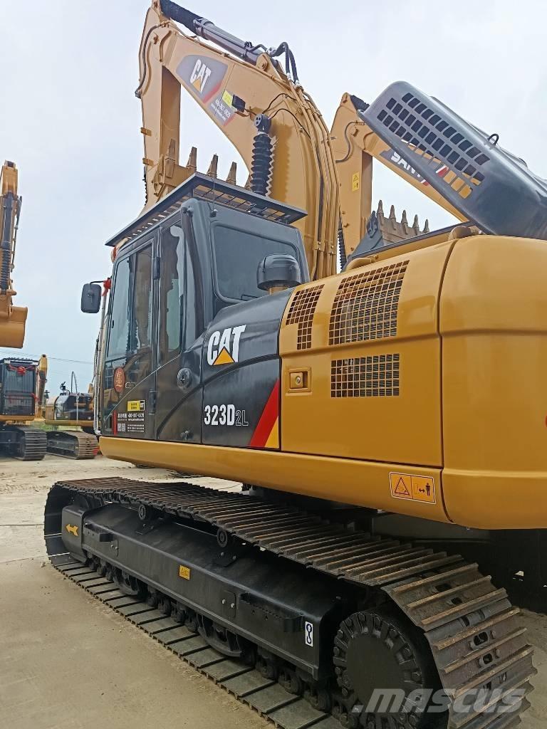CAT 323 D2L Raupenbagger