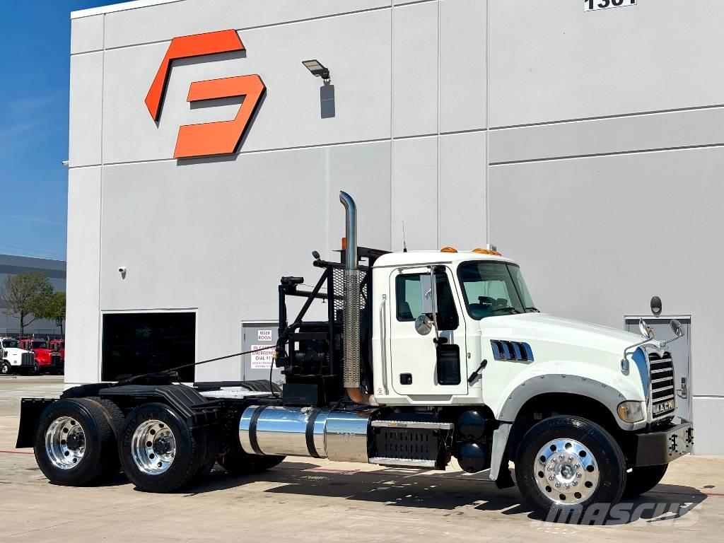 Mack GU713 Bergungsfahrzeuge