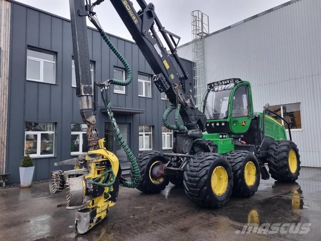 John Deere 1270 G Harvester