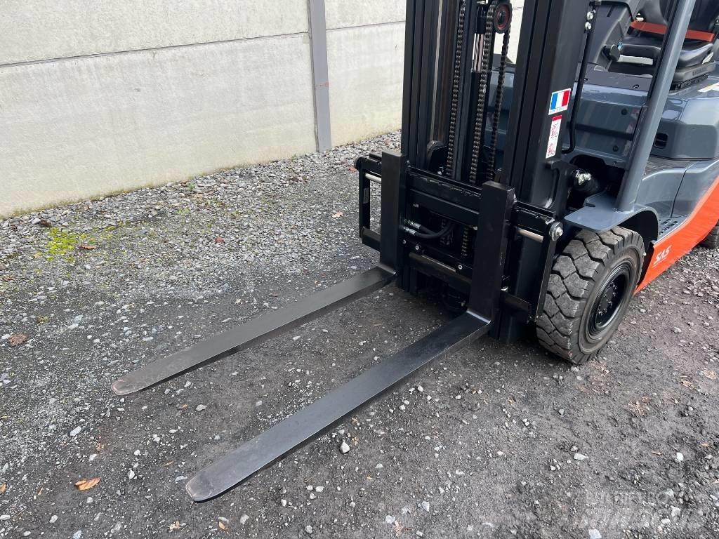 Toyota 02-8 FGF 15 Gas Stapler