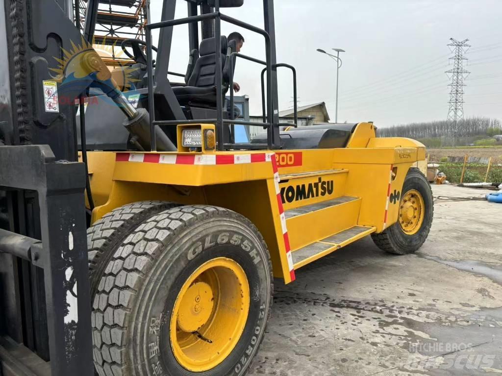 Komatsu FD 200 Diesel Stapler