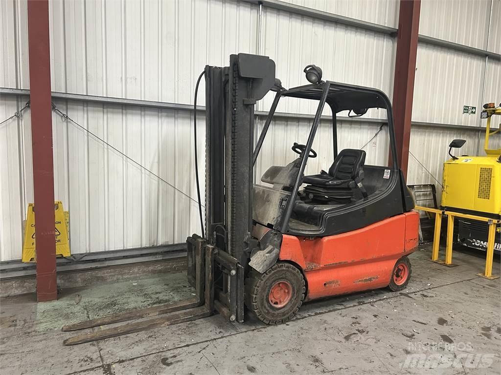 Linde E30-02 Elektro Stapler