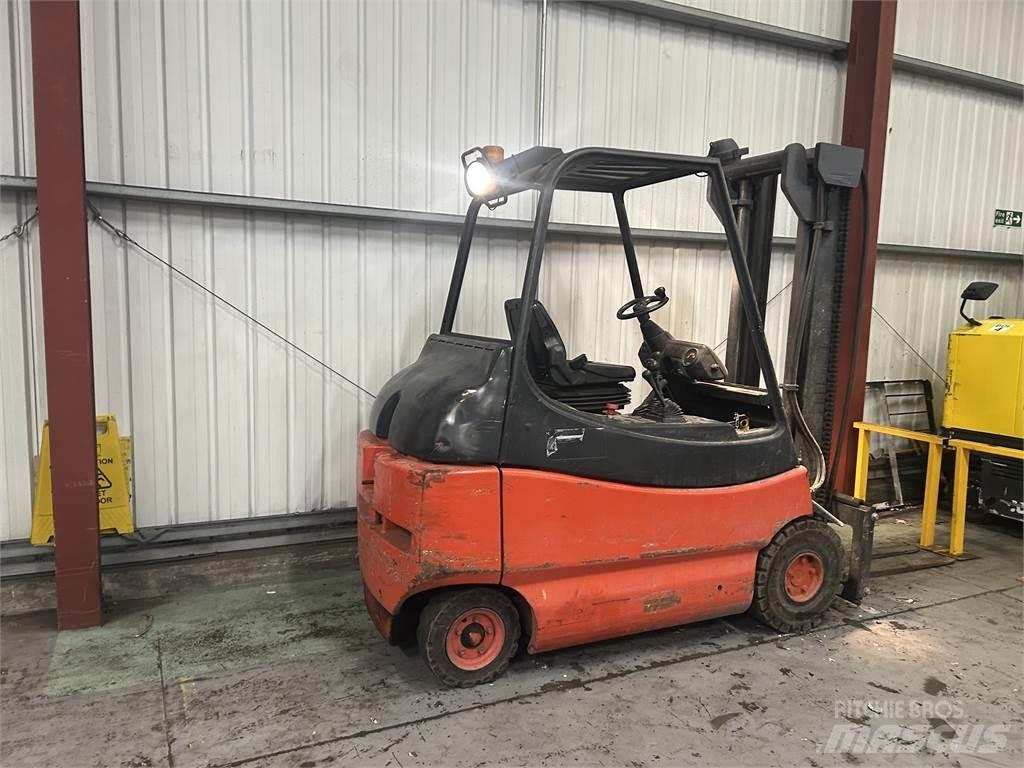 Linde E30-02 Elektro Stapler