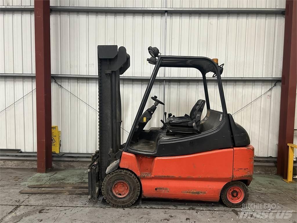 Linde E30-02 Elektro Stapler