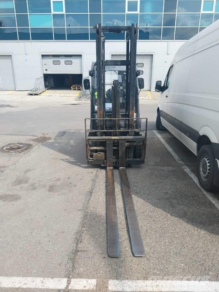 Toyota 02-8FDF25 Diesel Stapler