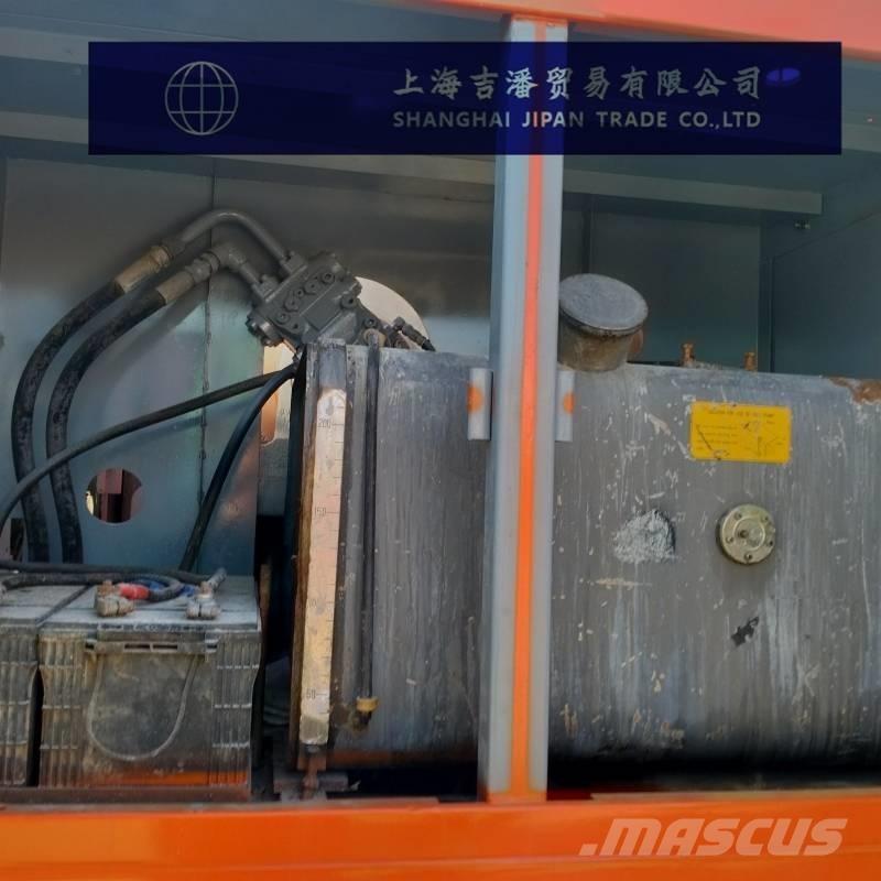 Hitachi KH 150-3 Raupenkrane