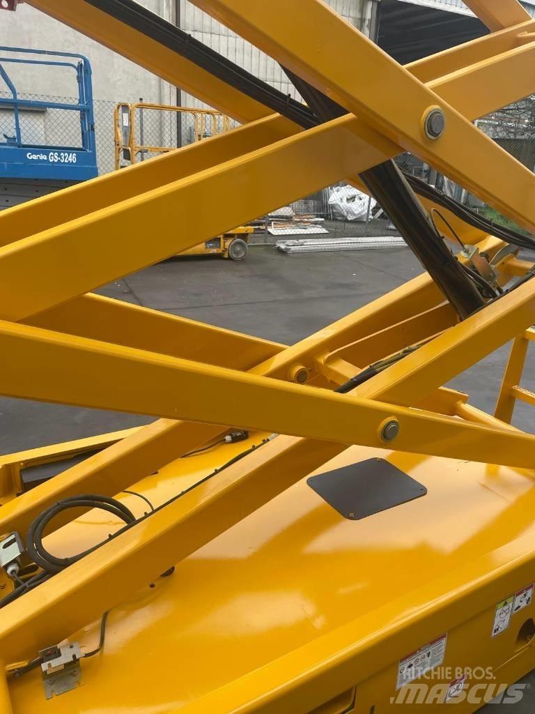 Haulotte Compact 12 Scheren-Arbeitsbühnen