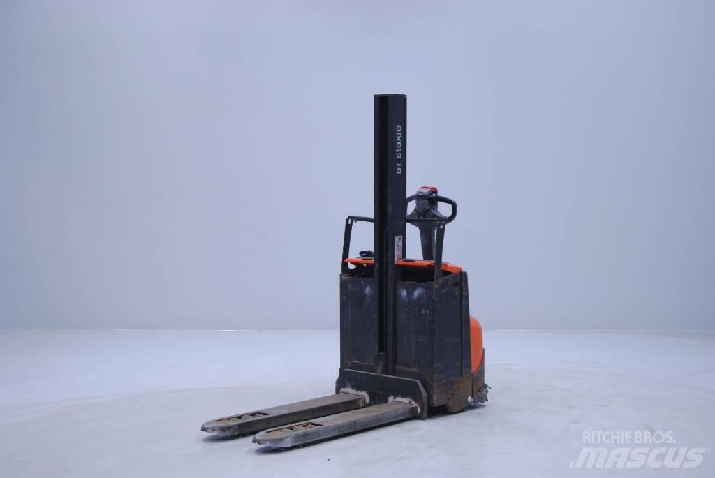 Toyota SWE080L Deichselstapler
