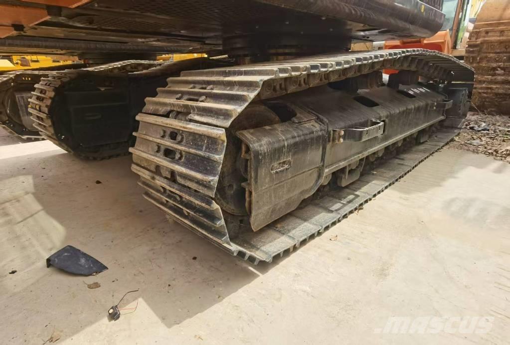 Hitachi ZX 210 Raupenbagger