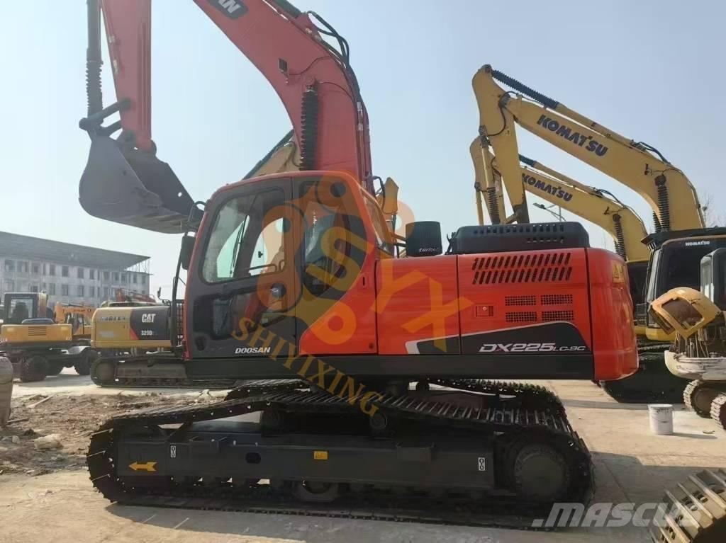 Doosan DX225 Raupenbagger