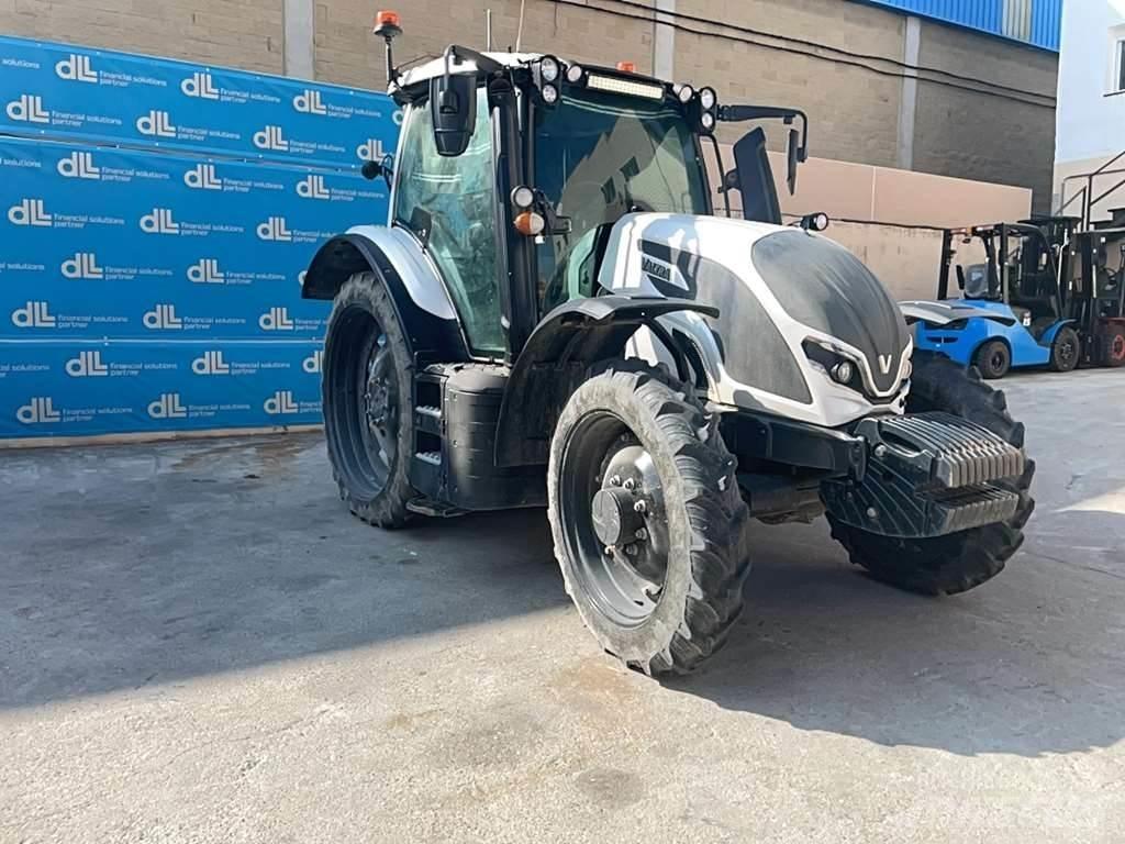 Valtra G135 Traktoren