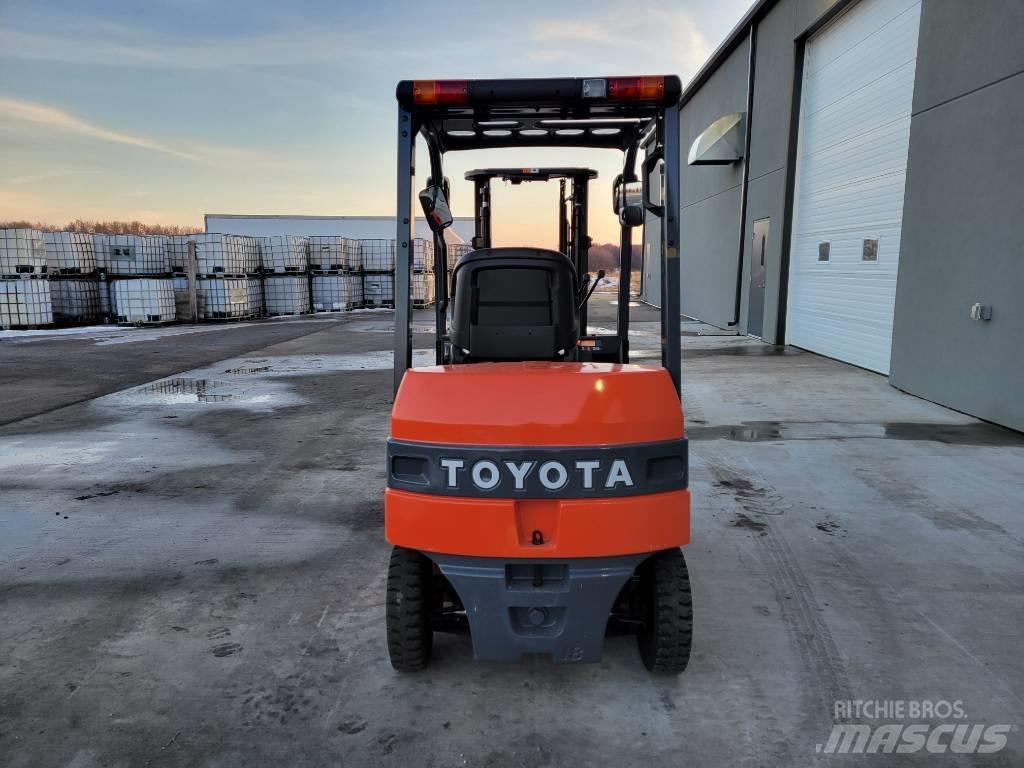 Toyota 8FB25 Elektro Stapler