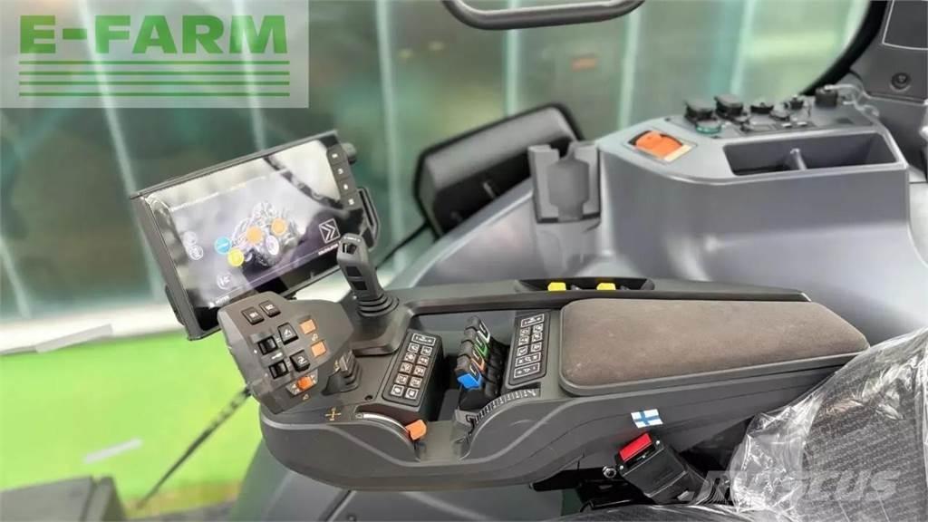 Valtra q 285 Traktoren