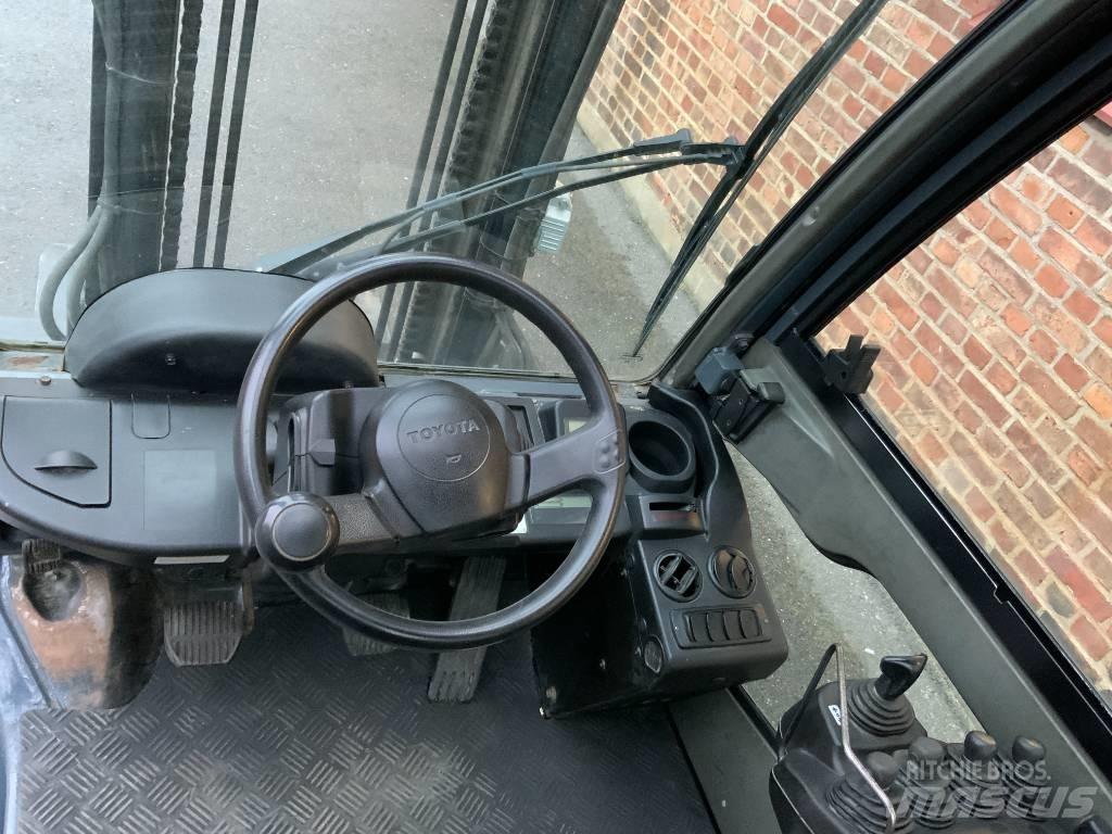 Toyota 02-8 FD F 30 Diesel Stapler