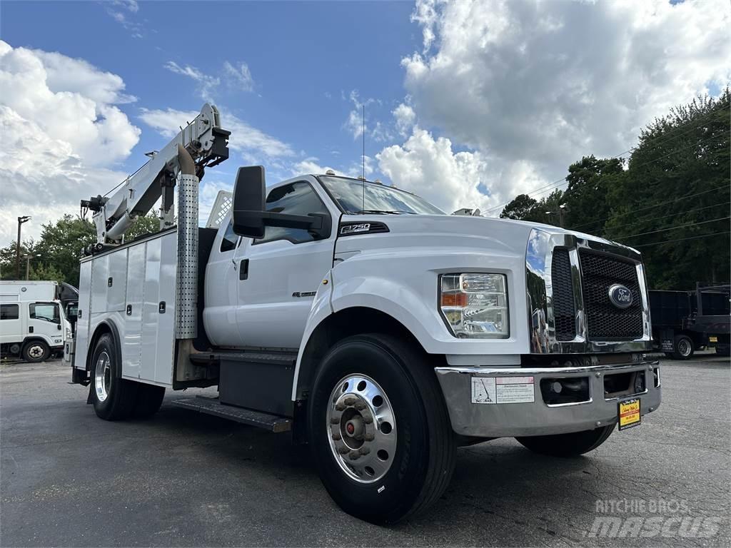 Ford F750 Andere Fahrzeuge