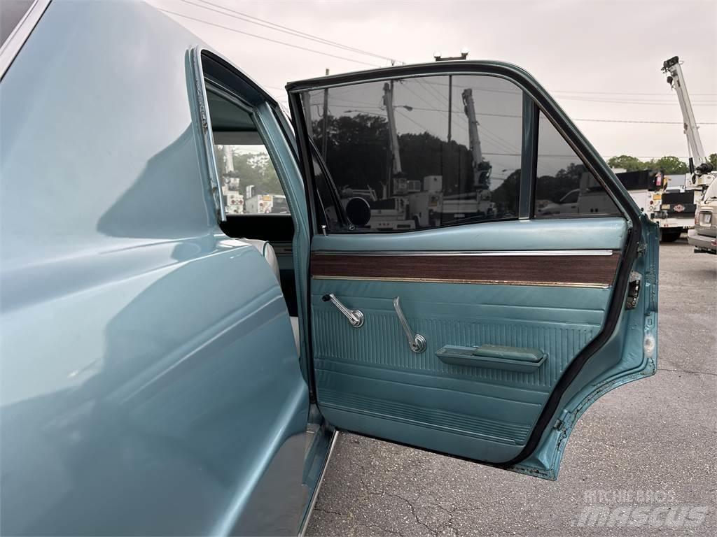 Ford FAIRLANE Andere Fahrzeuge