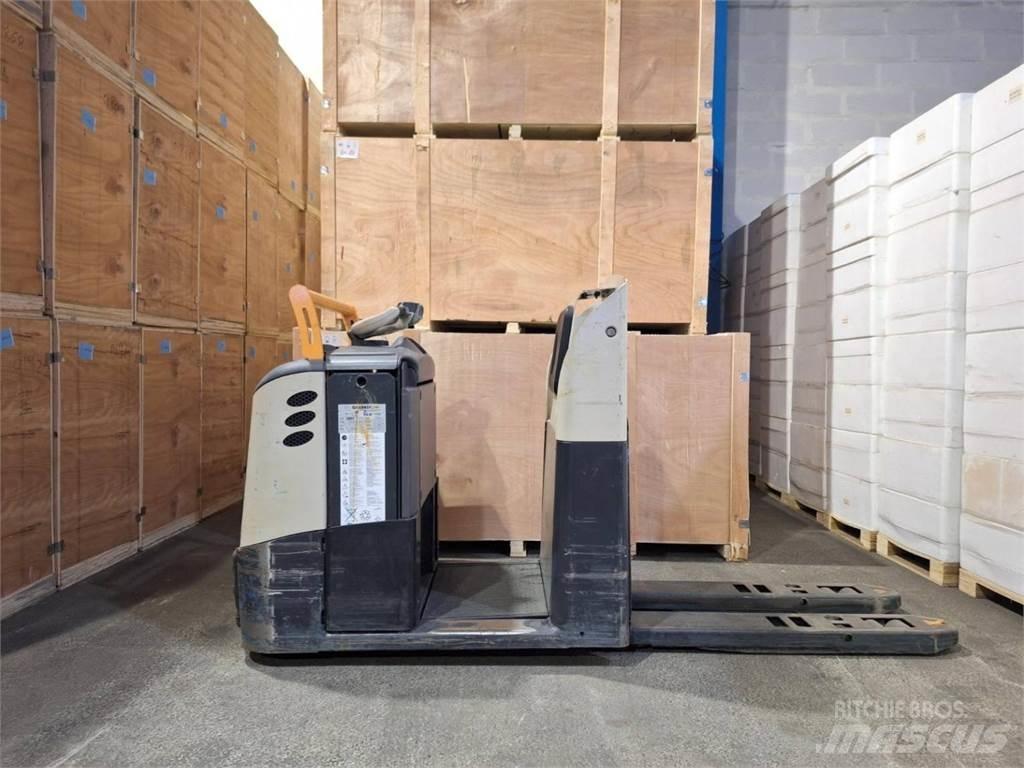 Crown GPC3020 Niederhub-Kommissionierer