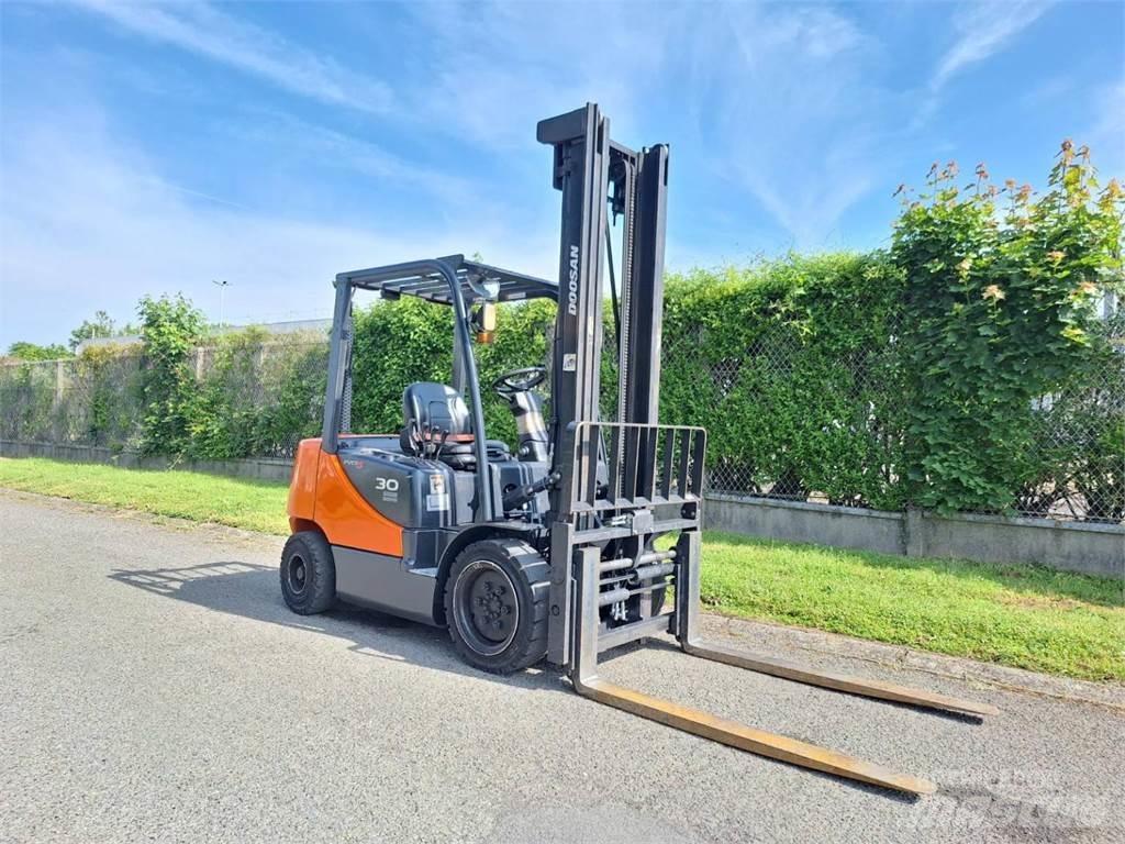 Doosan D30S 5 Andere Gabelstapler