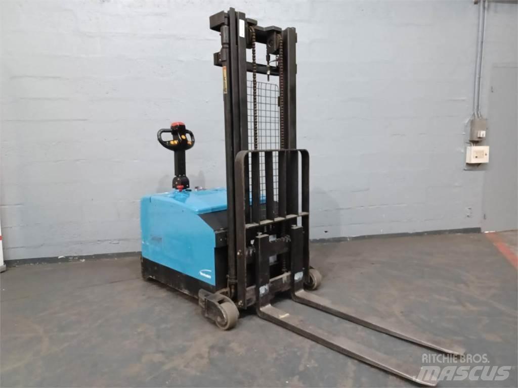 Heli CDD12 Deichselstapler