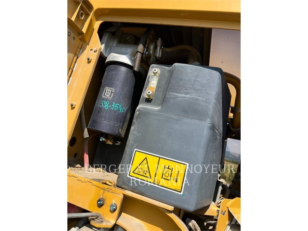 CAT 120M2 Grader