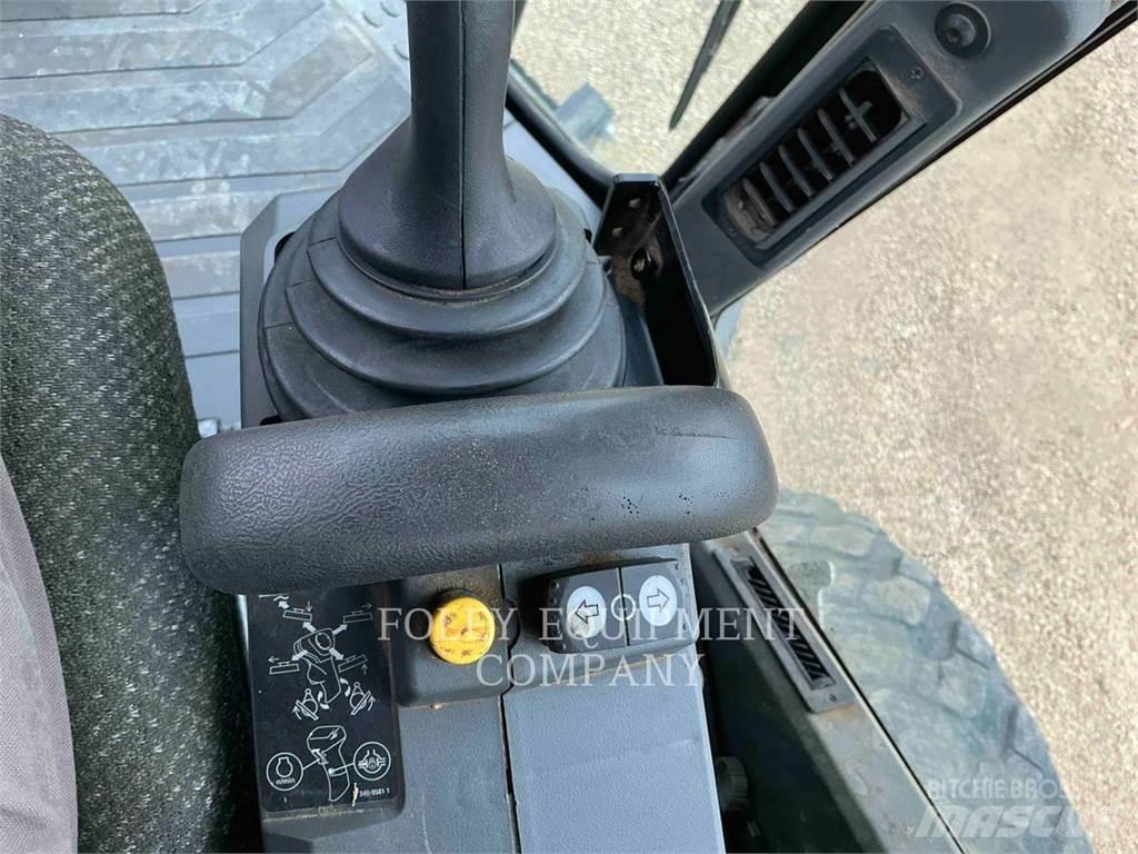 CAT 12M2 Grader