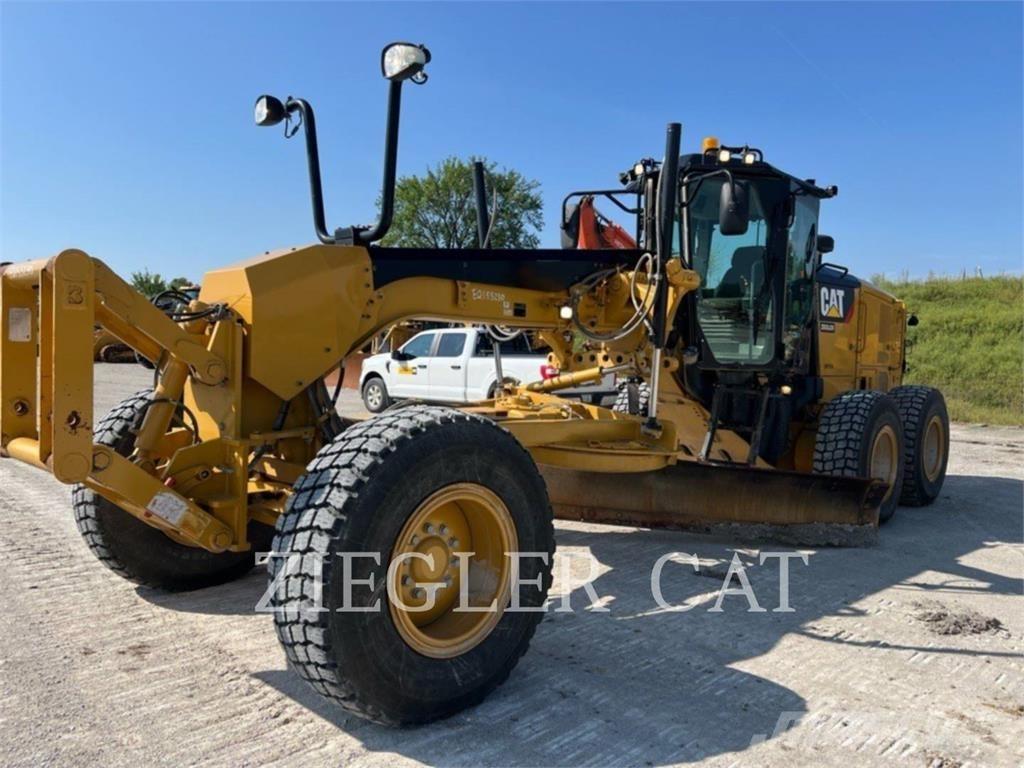 CAT 12M2 Grader