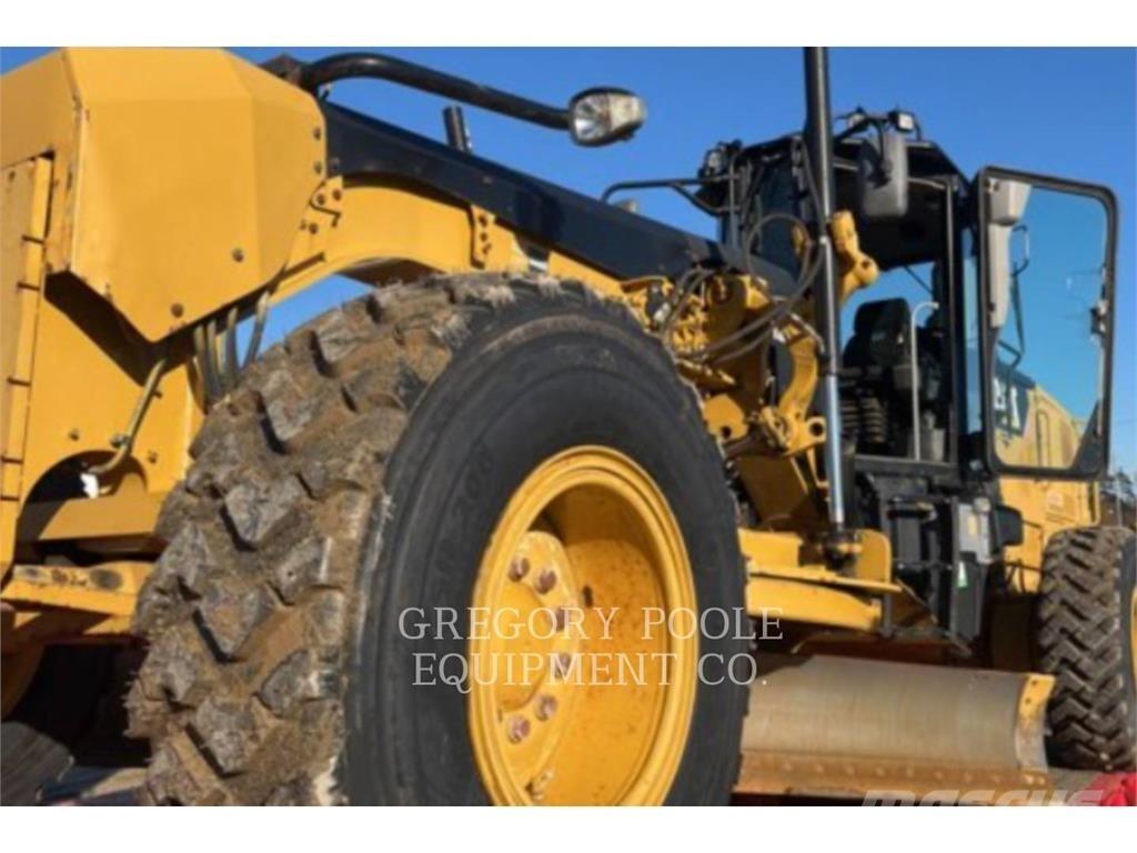 CAT 12M3 Grader