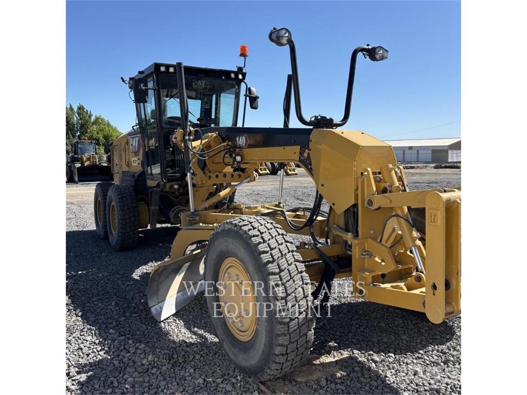 CAT 140 Grader